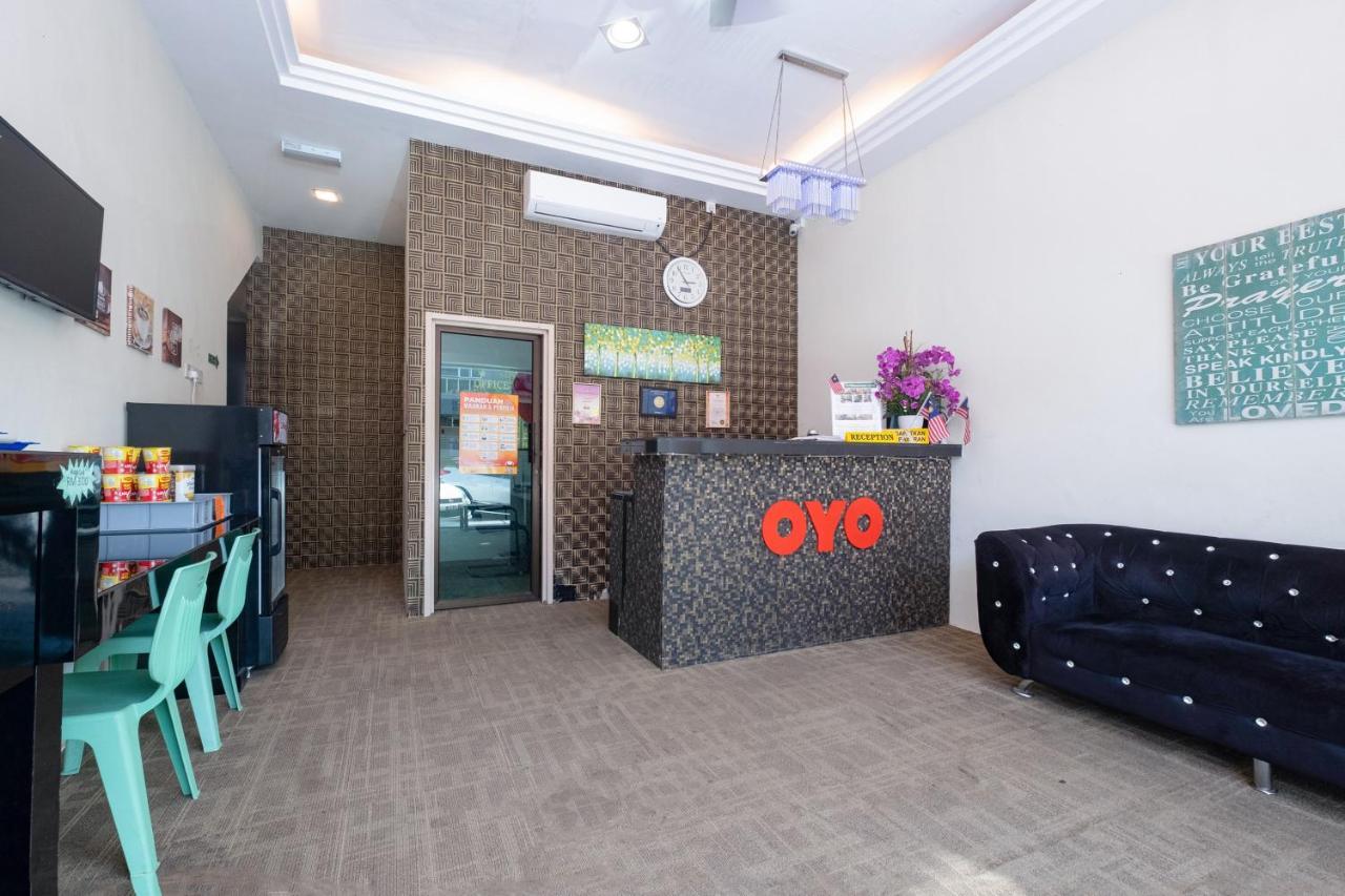 Oyo 89981 Nyamanya Hotel Куантан Екстер'єр фото